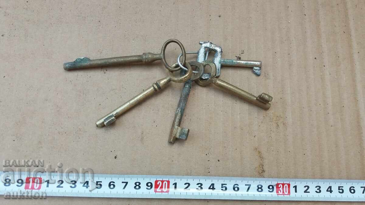 Δημοπρασία Παρτίδα τριών παλαιών κλειδιών - Αναγέννηση Δημοπρασία Παρτίδα τριών παλαιών κλειδιών - Αναγέννηση