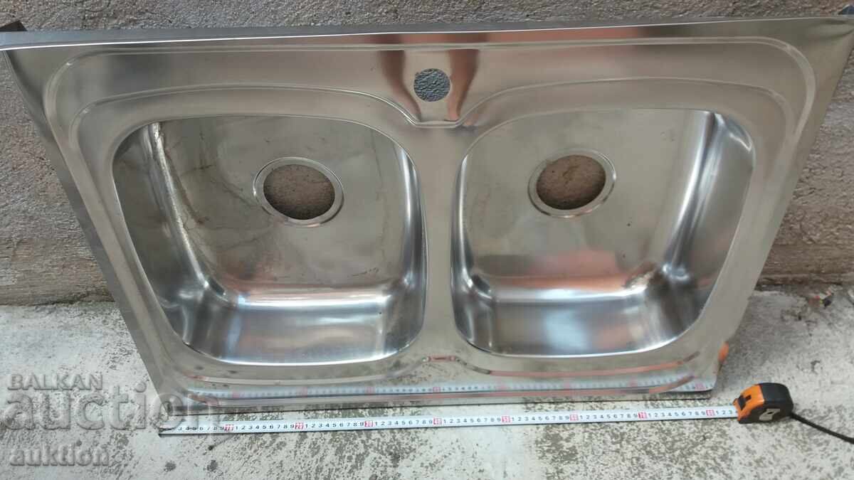 Δημοπρασία ΝΕΡΟΧΥΤΗΣ - ΑΝΟΞΕΙΔΩΤΟ ΑΤΣΑΛΙ ΜΕ ΔΥΟ ΛΕΚΑΝΕΣ