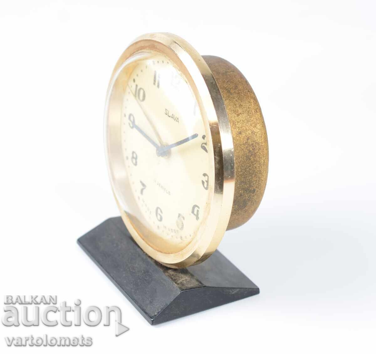 Ceas deșteptător SLAVA URSS - funcționează cu preț 8.00 BGN | € 4.09