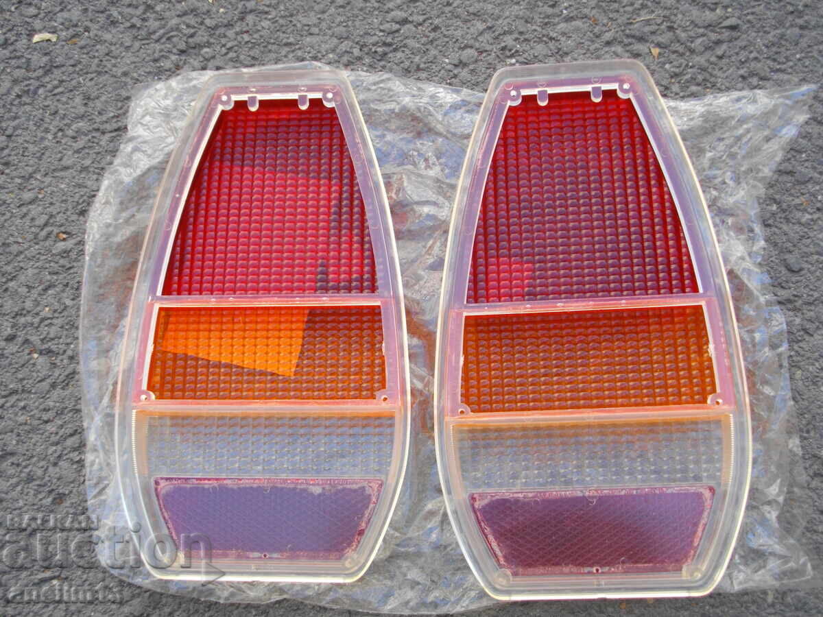 Delivery of Set of Tail Light Lenses for Skoda 105/120