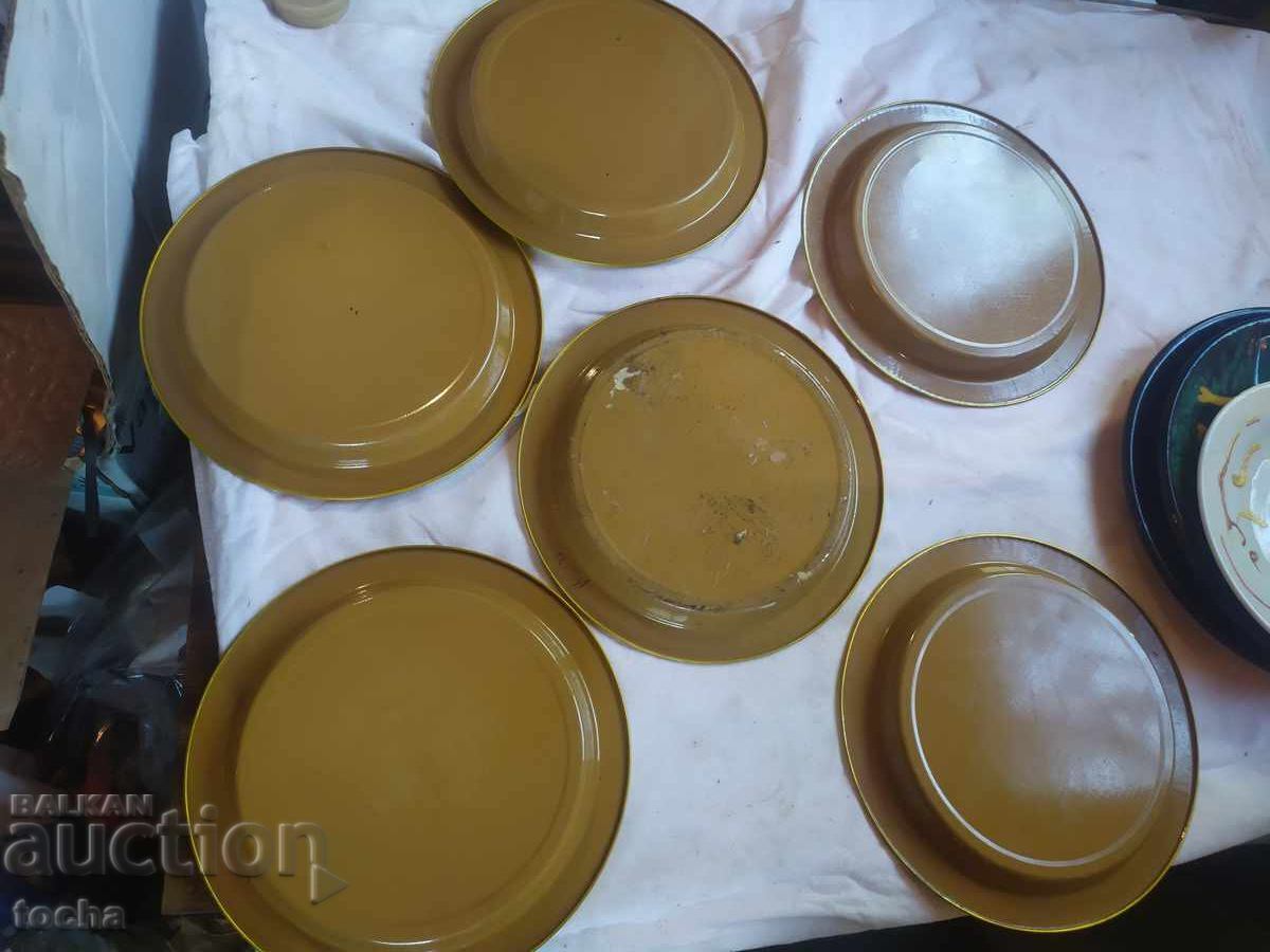 Auction  Lot of decorative plates, BZC