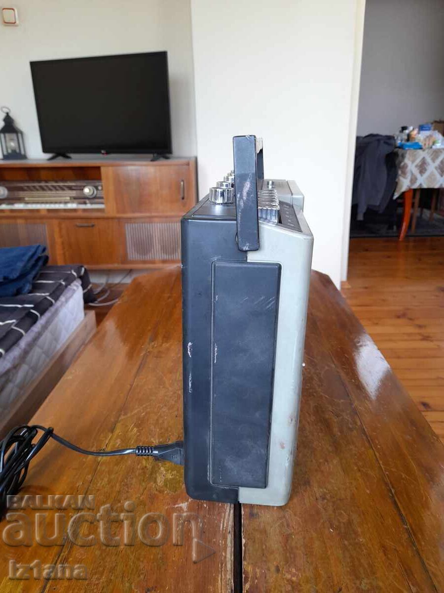 Παλιό κασετόφωνο Vesna 207 με τιμή 80.00 BGN | € 40.90