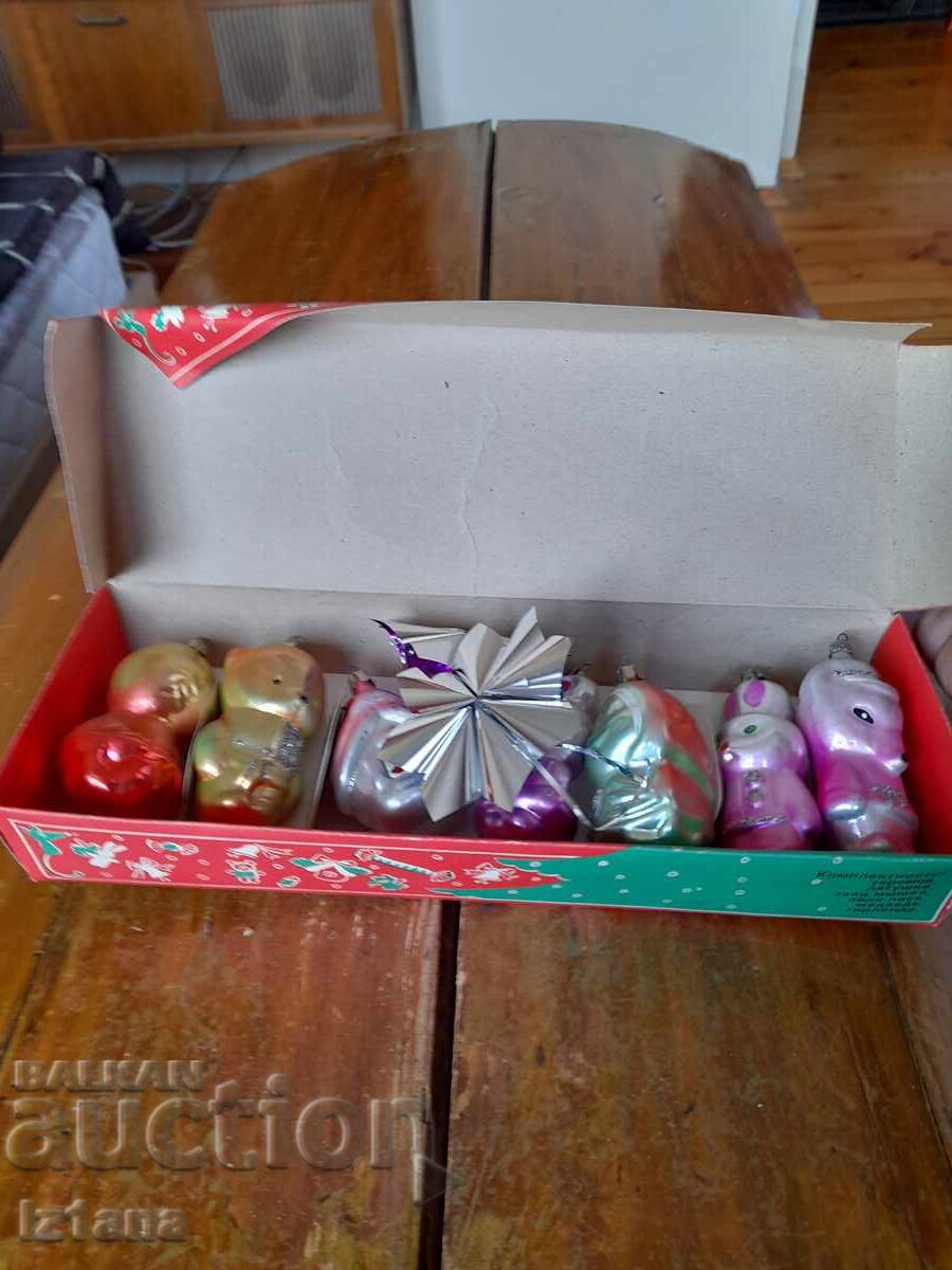 Доставка на Новогодишна играчка,играчки за елха,елхово украшение