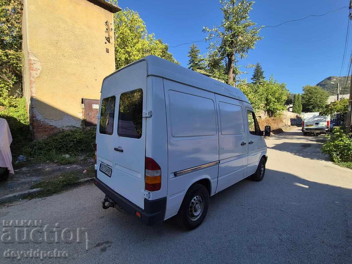 Auction Mercedes-Benz Sprinter 211 Auction Mercedes-Benz Sprinter 211