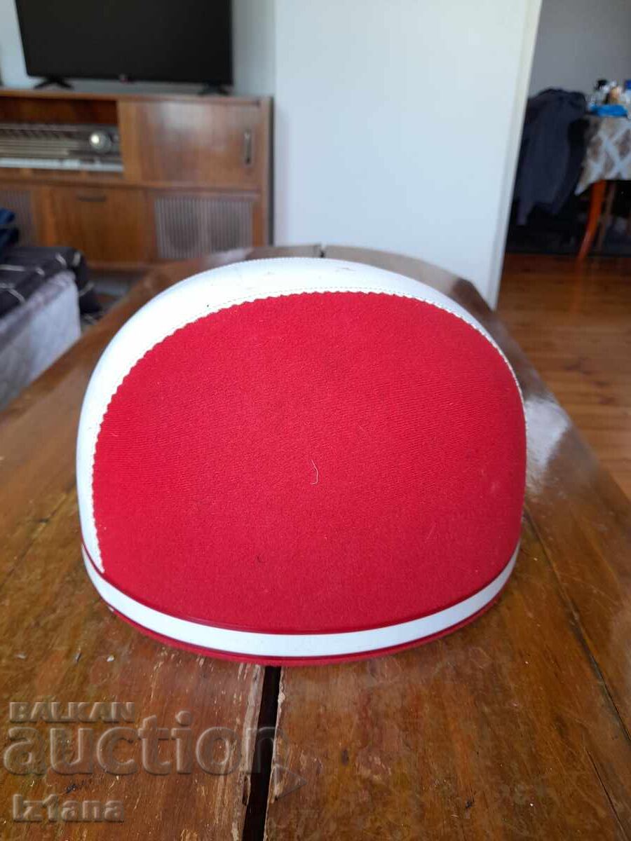 Livrarea Casca veche de motociclist