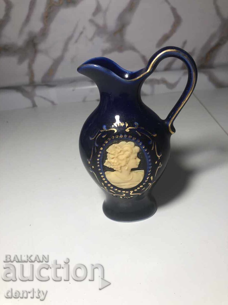 кобалтово синя малка кана с камея