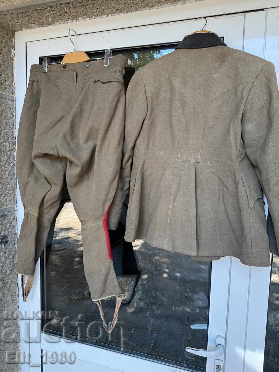 Auction  Royal Officer's Uniform