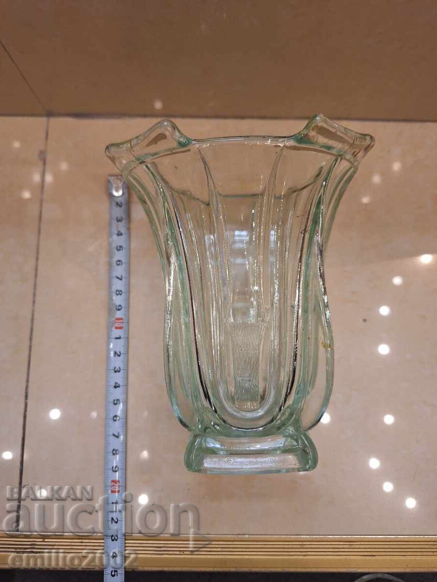 Glass vase retro social with price 7.00 BGN | € 3.58 Glass vase retro social with price 7.00 BGN | € 3.58