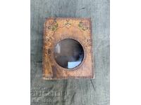 Cutie de lemn pentru ceas deșteptător