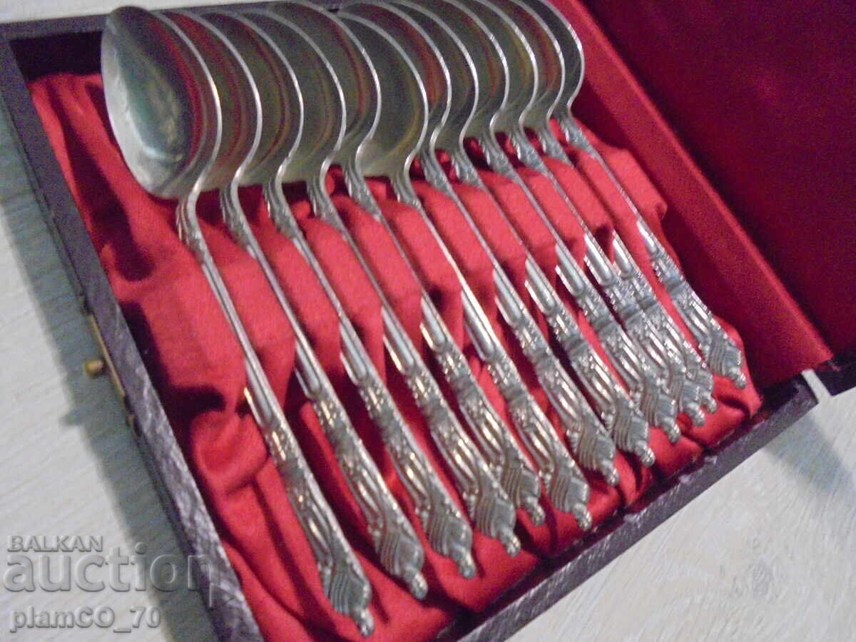 Доставка на №*8225 Комплект от 12 стари малки лъжички в оригинална кутия Доставка на №*8225 Комплект от 12 стари малки лъжички в оригинална кутия