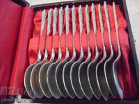 №*8225 Set de 12 lingurițe vechi mici în cutie originală