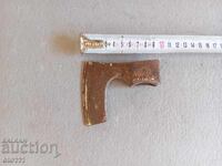 ΜΙΚΡΟ ΒΓ, ΤΣΕΚΟΥΡΙ