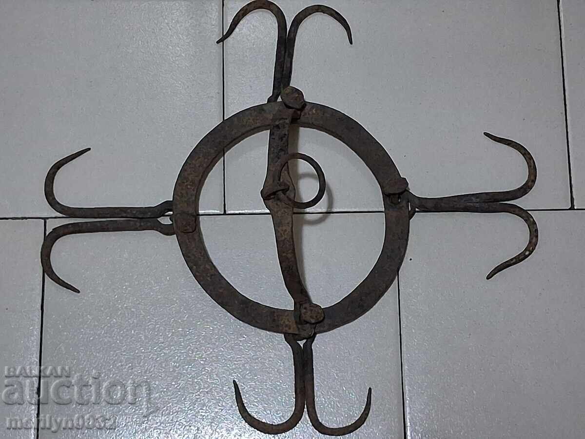 Колело с куки за чистене кладенци кука ченгел ковано желязо с цена 84.00 лв. | € 42.95