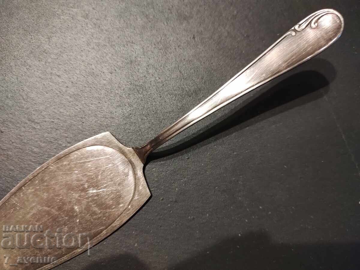 Лопатка за торта пасти, даже и за лазаня, на 100 г.,08.2025 с цена 69.00 лв. | € 35.28