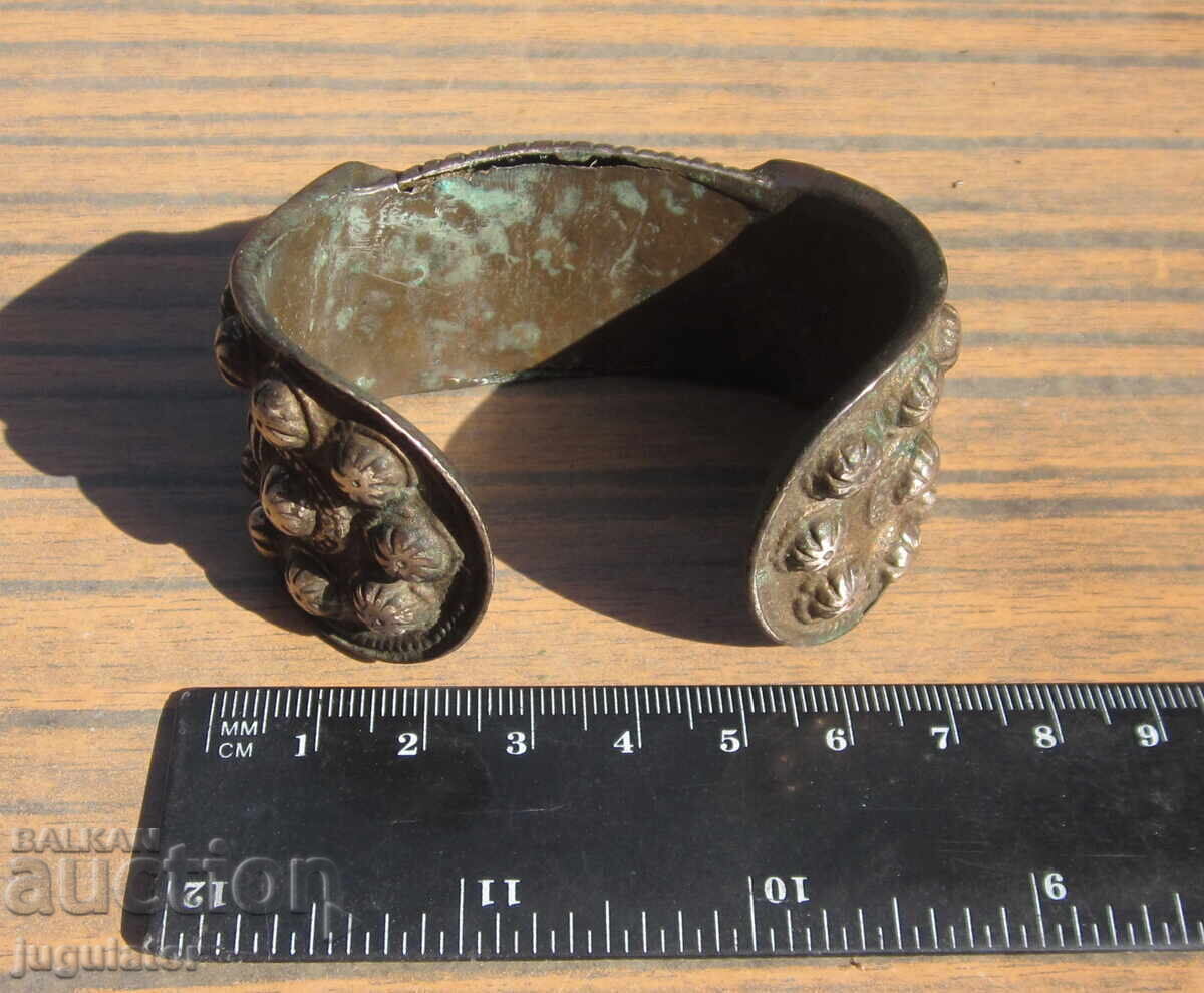 Българска Възрожденска сребърна гривна рогатка с кръст - 7 Българска Възрожденска сребърна гривна рогатка с кръст - 7