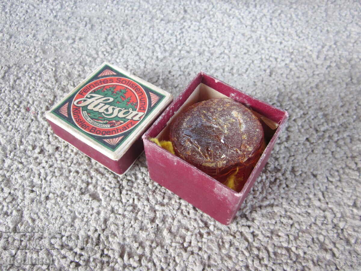 Παλιά γερμανική ρητίνη κολοφωνίου σε κουτί για δοξάρι βιολιού με τιμή 50.00 BGN | € 25.56