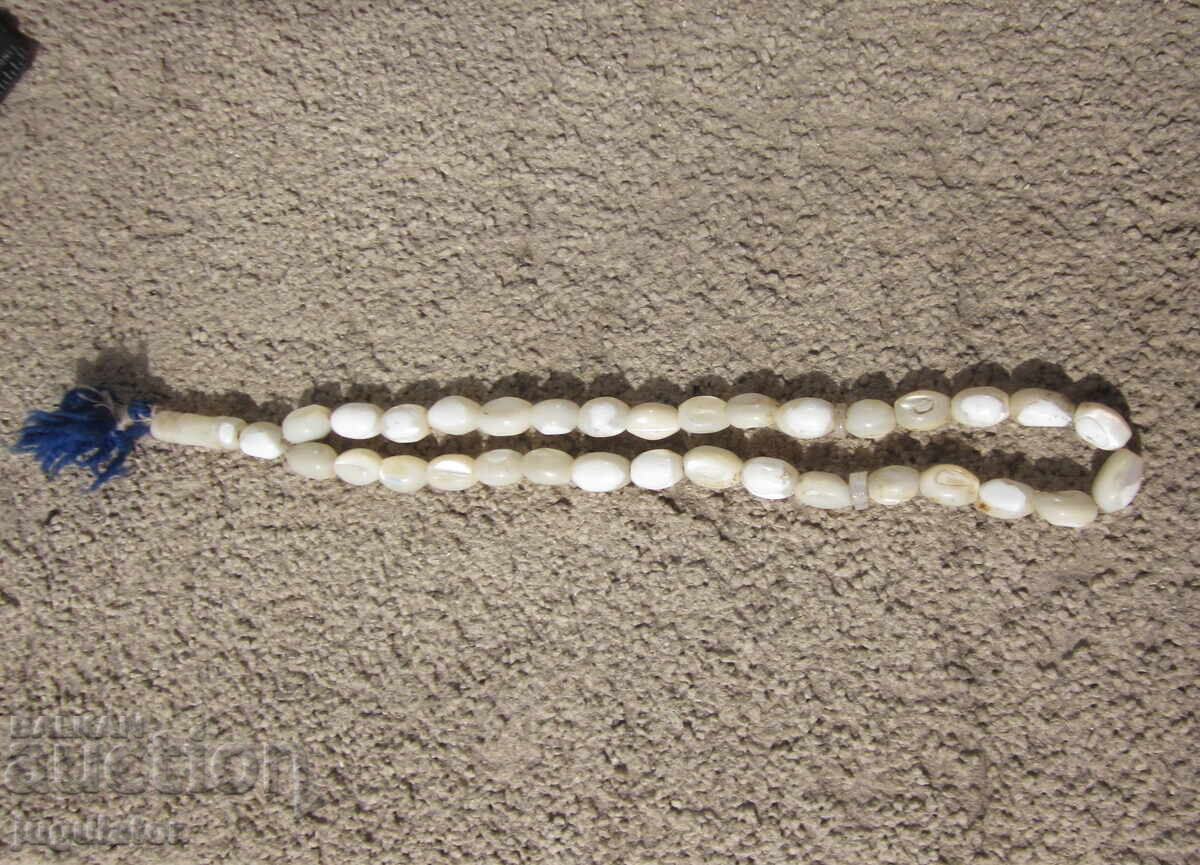 Αρχαίο βουλγαρικό κομπολόι Αναγέννησης με μαργαριτάρι με τιμή 120.00 BGN | € 61.36