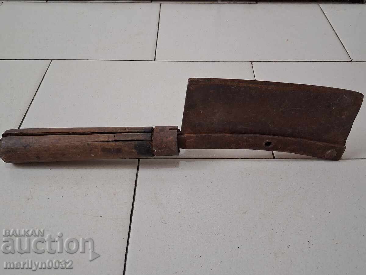 Аукцион Сатър, топор, нож, ковано желязо