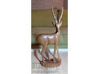 Sculptură în lemn pentru cunoscători