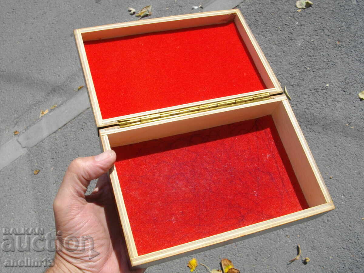 OLD HAND-PAINTED JEWELRY BOX USSR - 6