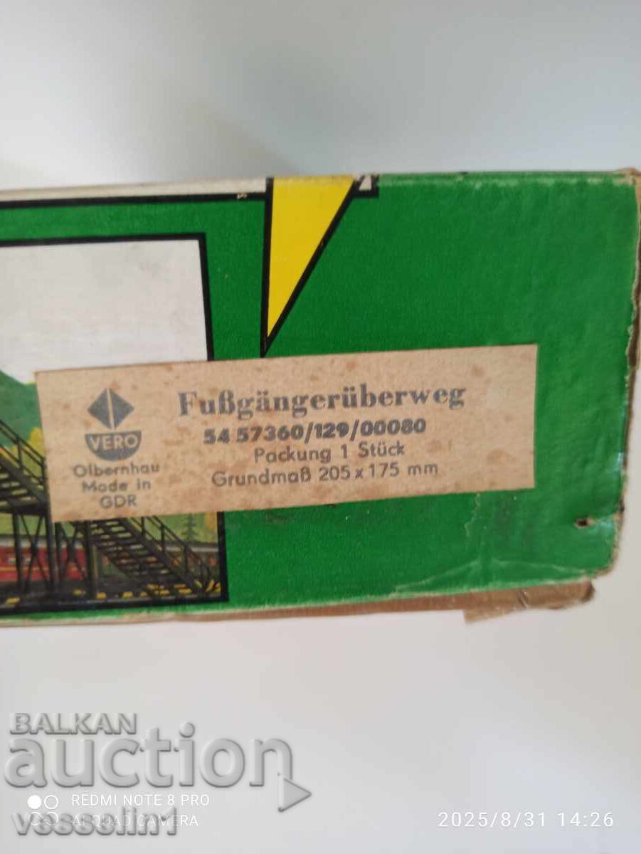 Delivery of Set of rails and posts 6.5 for train vero piko marklin lima Delivery of Set of rails and posts 6.5 for train vero piko marklin lima