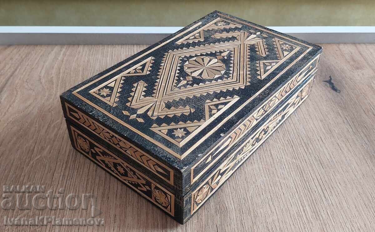 Cutie din lemn retro pentru colecționari cu preț € 10.23 | 20.01 BGN