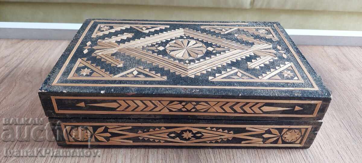 Cutie din lemn retro pentru colecționari