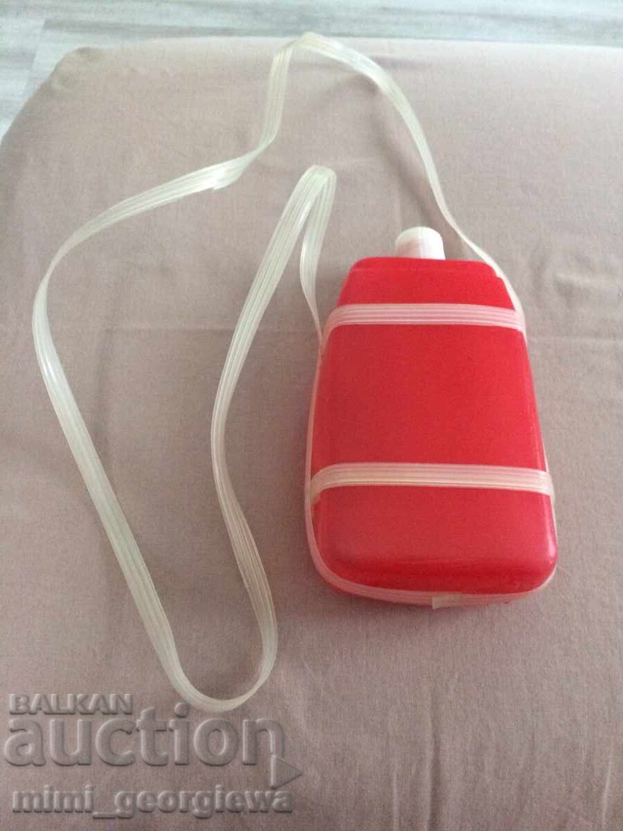 Παιδικό μπουκάλι, σε νηπιαγωγείο για νερό, από την εποχή του σοσιαλισμού με τιμή 20.00 BGN | € 10.23