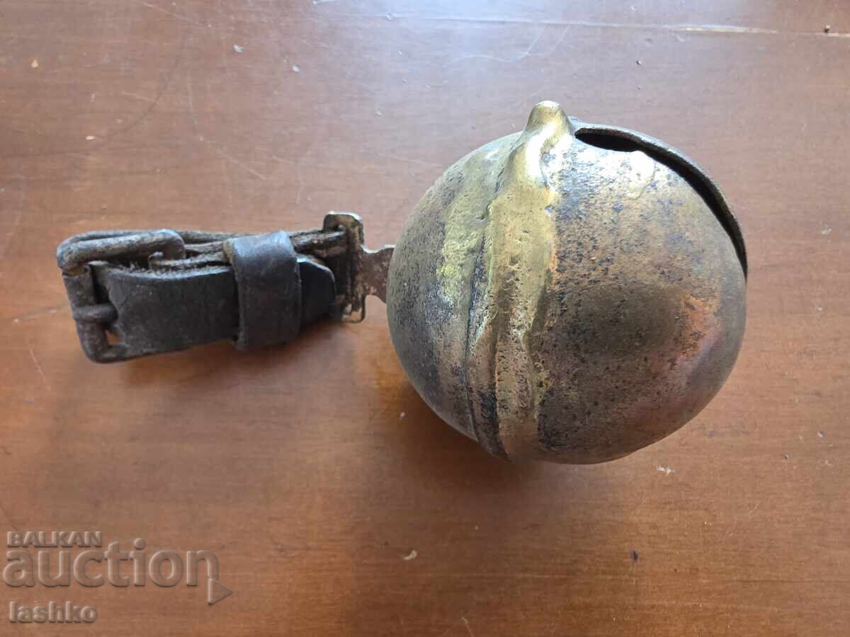 Clopoțel de bronz pentru ham de cai tip "nucă" cu preț 49.99 BGN | € 25.56