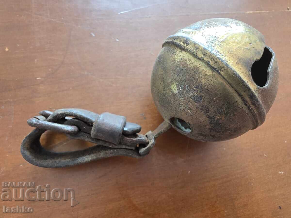 Licitație Clopoțel de bronz pentru ham de cai tip "nucă"