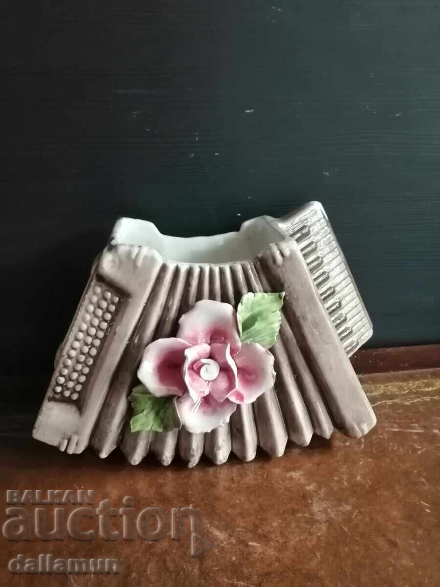 стара керамична ваза