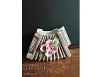 Vază veche din ceramică