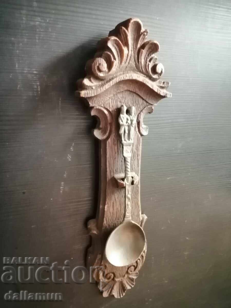 Παλιό σουβενίρ κουτάλι σε ξύλινο κρεμαστό τοίχου με τιμή 29.00 BGN | € 14.83