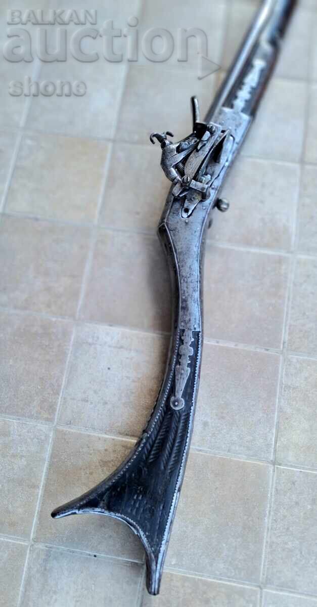 Пушка, кремаклийка, шишане, бойлия, карамфилка с цена 2950.00 лв. | € 1508.31