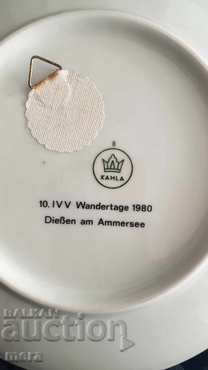 Доставка на Порцеланова колекционерска чиния за стена Kahla