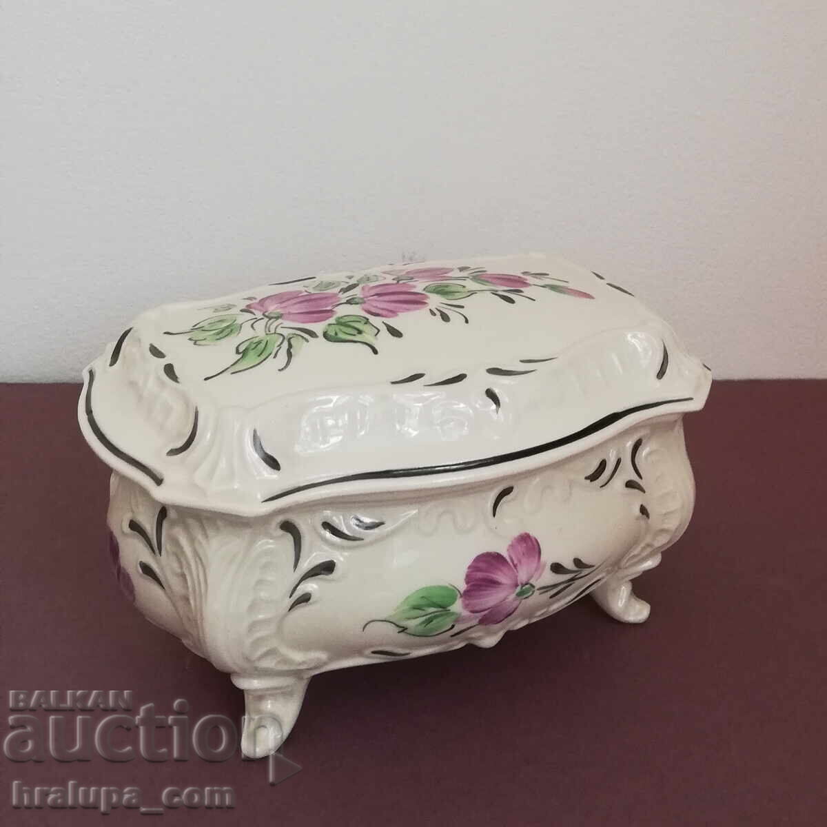 Licitație Cutie veche de porțelan bulgăresc