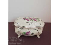 Cutie veche de porțelan bulgăresc