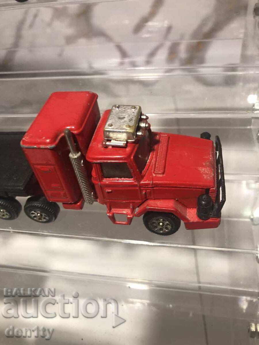 Model metalic camion Corgi, fabricat în Anglia cu preț 23.00 BGN | € 11.76