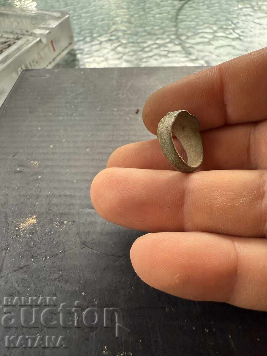 Auction Old Revival Ring Auction Old Revival Ring