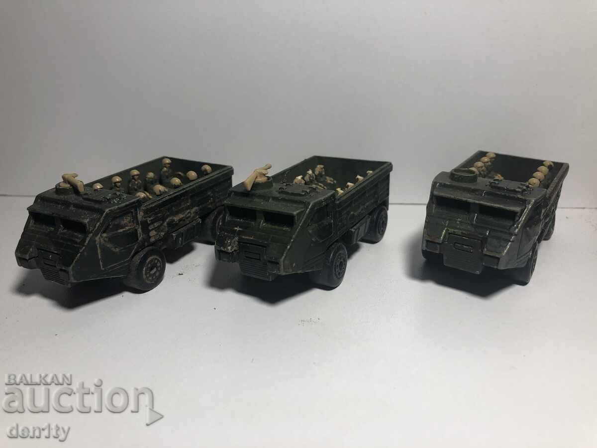 модели военни превозни средства бронетранспортьор Matchbox