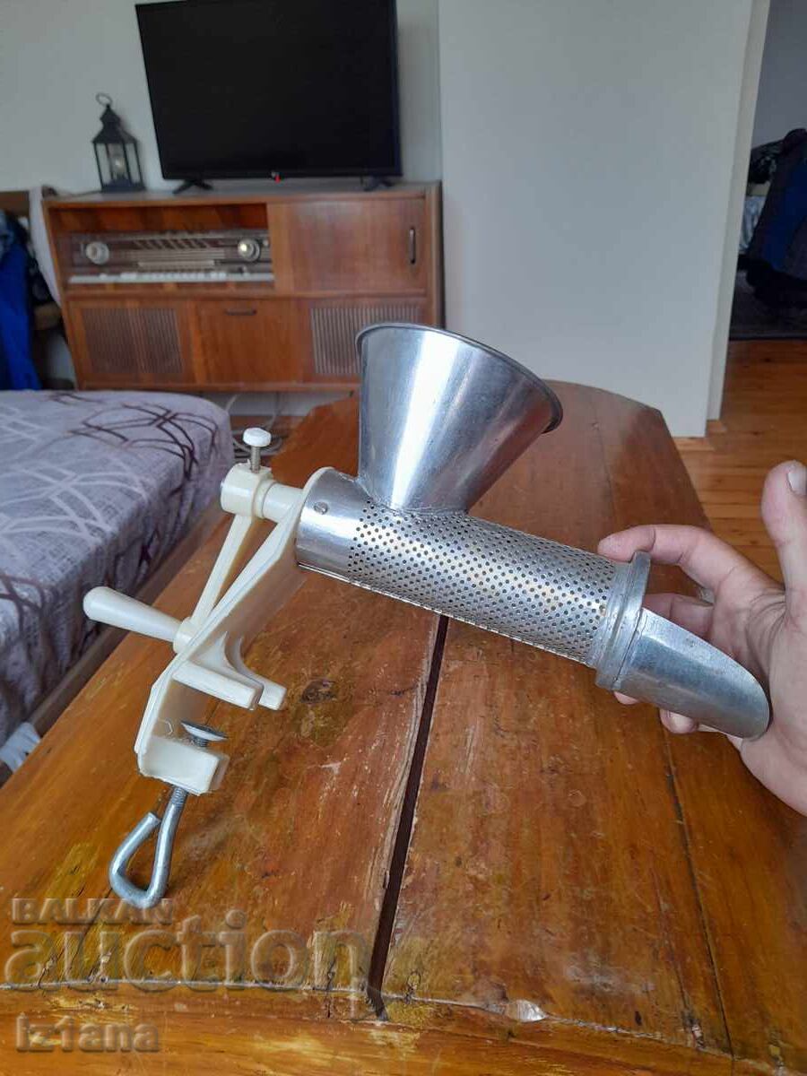 Παλαιός μύλος ντομάτας, μύλος με τιμή 45.00 BGN | € 23.01