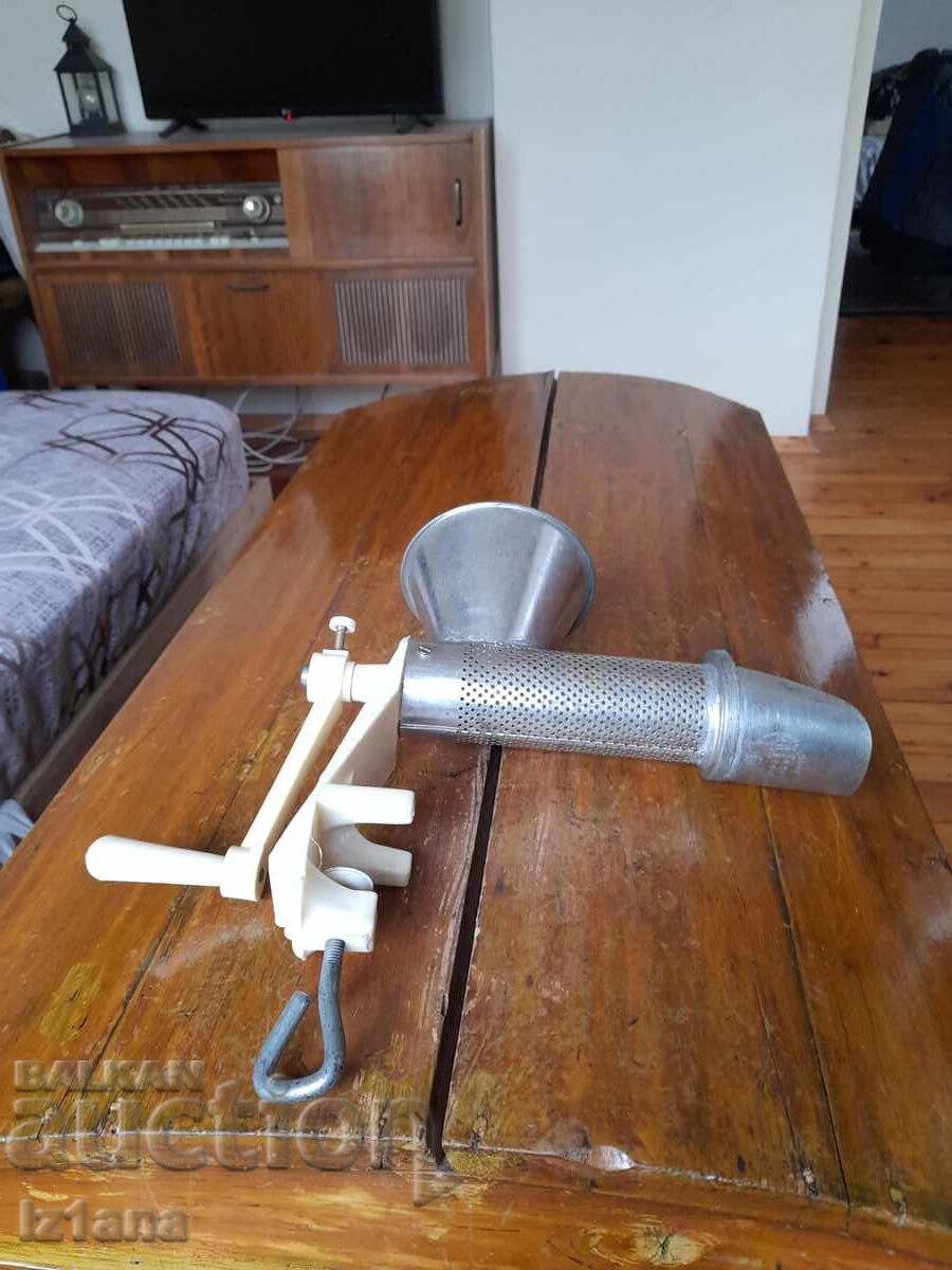 Παλαιός μύλος ντομάτας, μύλος