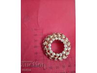 Antique brooch with pearls