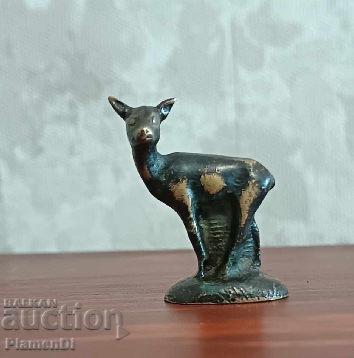 Veche figurină de bronz reprezentând un cerb. Walter Bosse