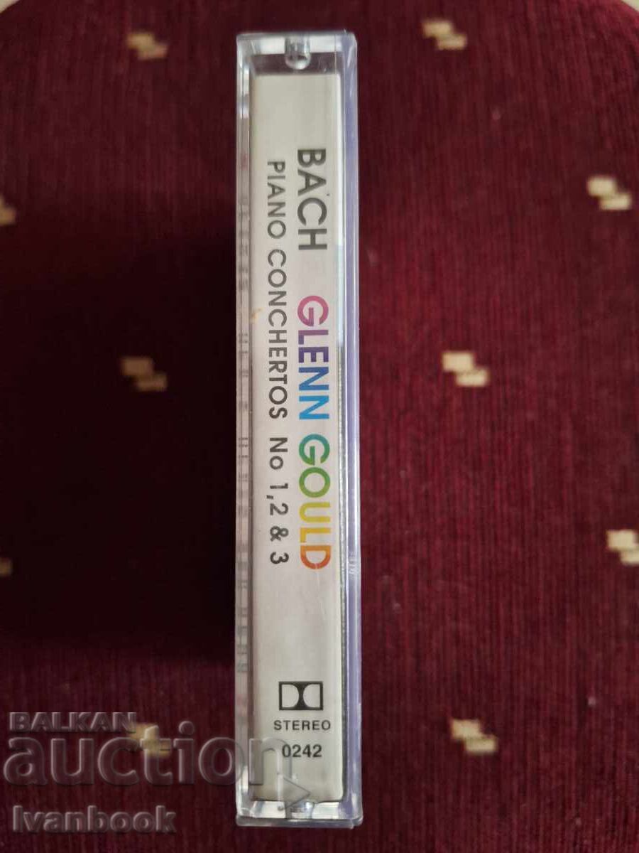 Caseta audio - Bach - Glenn Gould cu preț 3.00 BGN | € 1.53 Caseta audio - Bach - Glenn Gould cu preț 3.00 BGN | € 1.53