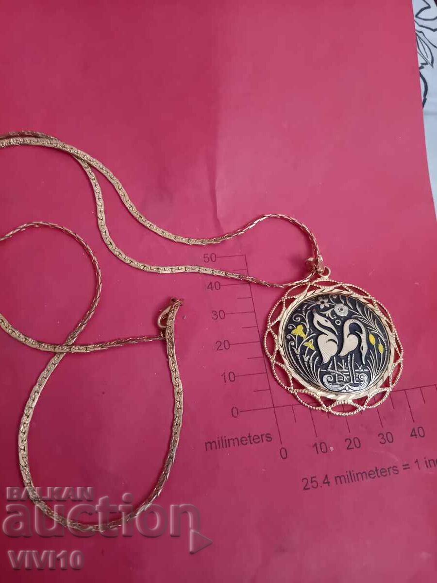 Старинно колие, стомана и Позлата