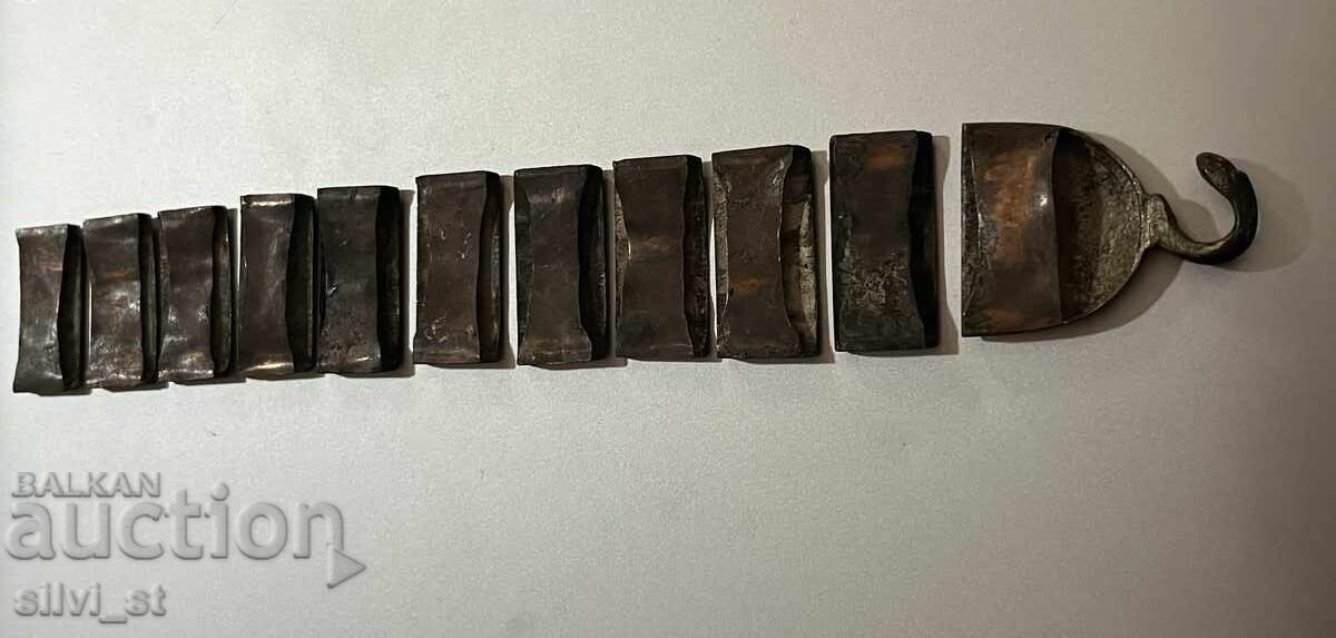 Ασημένια μέρη από αναγεννησιακή ζώνη με τιμή 150.00 BGN | € 76.69