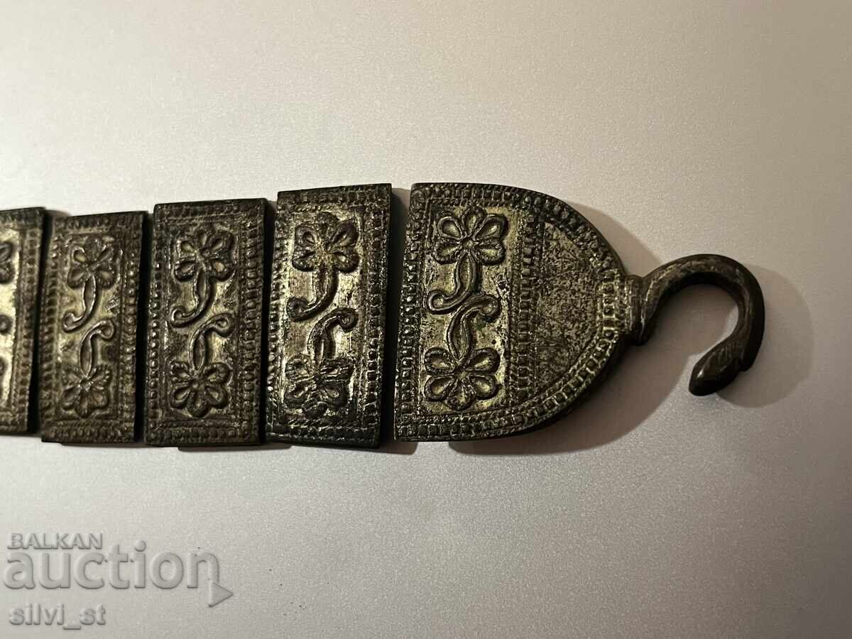 Δημοπρασία Ασημένια μέρη από αναγεννησιακή ζώνη