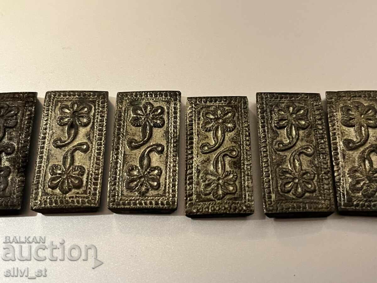 Παράδοση Ασημένια μέρη από αναγεννησιακή ζώνη