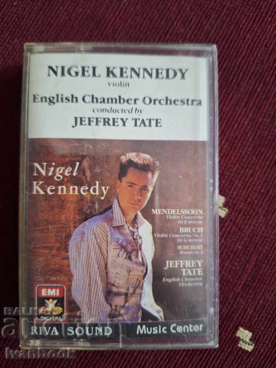 Αυτοκόλλητη ταινία ήχου - Νάιτζελ Κένεντι